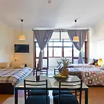 Cozy Sunny Flats By Hostwise *