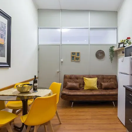 Cozy Sunny Flats By Hostwise