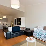 Cozy Sunny Flats By Hostwise *