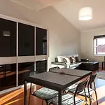 Cozy Sunny Flats By Hostwise *