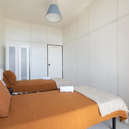 Apartment Cozy Sunny Flats By Hostwise *