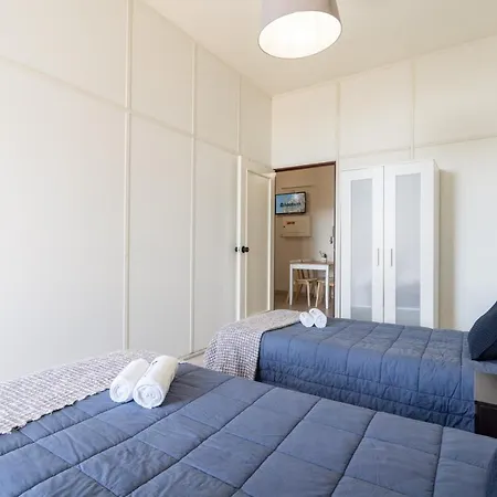 Апартаменты Cozy Sunny Flats By Hostwise