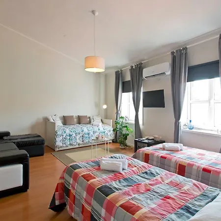 Cozy Sunny Flats By Hostwise