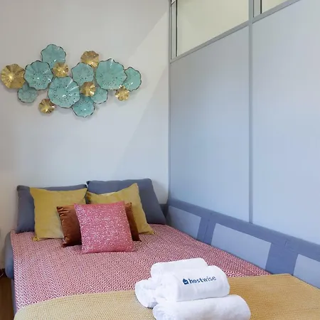 Cozy Sunny Flats By Hostwise Apartment