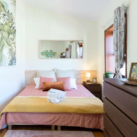 Apartment Cozy Sunny Flats By Hostwise *