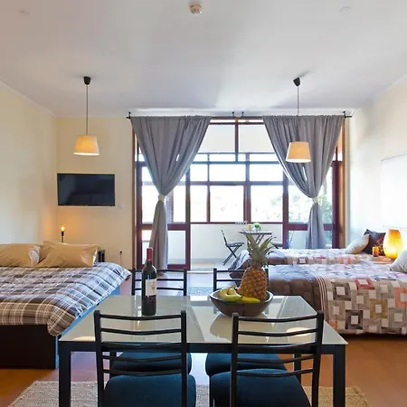 Cozy Sunny Flats By Hostwise *