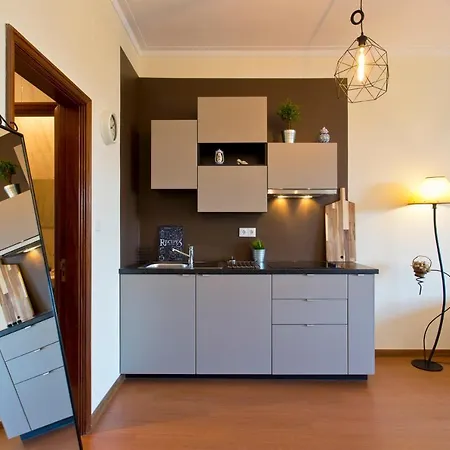 Apartment Cozy Sunny Flats By Hostwise