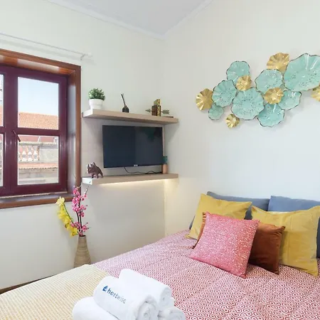 Cozy Sunny Flats By Hostwise